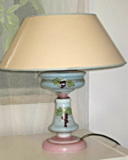alte Tischlampe,  Glasfuß wie Petroleumlampe, 70er ?,  Weinreben Dekor,  TOP 660