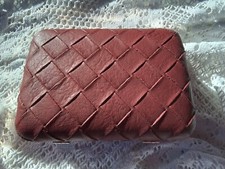 kleine weinrote Koffertasche in einem sehr guten Zustand.Ein richtiger Hingucker