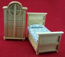 Miniatur Schrank und Bett für