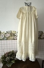 Antikes Taufkleid aus feiner