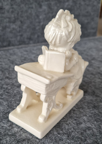 Porzellan figur mädchen mit - porzellan,