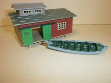 Bootshaus  mit Motorboot  für  H0 Modelleisenbahn 