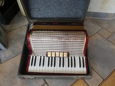 Akkordeon, Hohner Concerto III T,  5+2  chörig, 72 Bass, rot- perlmutt