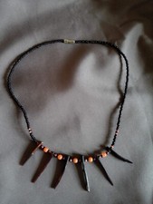 Halskette, mit kleinen Perlen