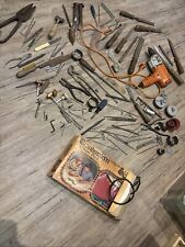 Altes Werkzeug Konvolut aus Uhrmacherhaushalt -Ersatzteilspender-