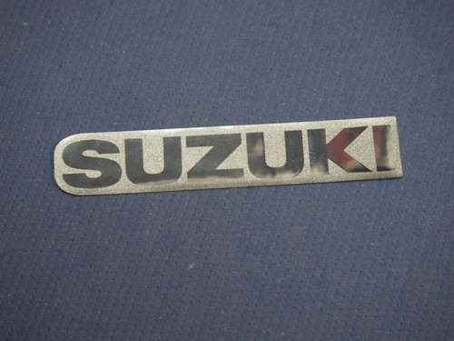 Schriftzug emblem dekor - /,