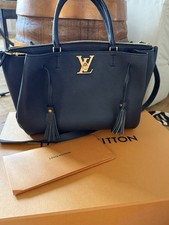 Louis Vuitton Lockmeto Schultertasche Schwarz Leder