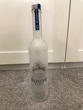 Leere Belvedere Wodkaflasche 70cl Upcycling / Basteln