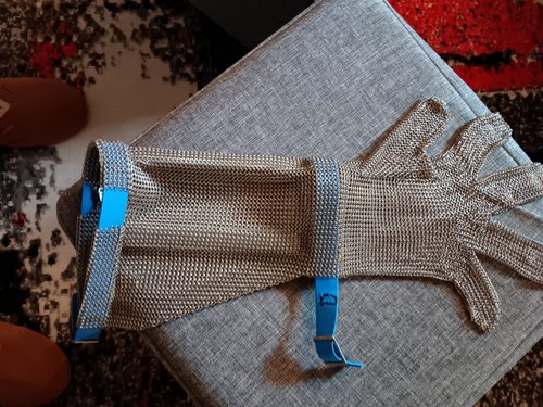 Stechschutzhandschuh.