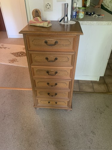 Schränkchen aus massiven holz - aus,