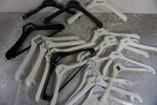 18 Kleiderbügel ARA Basler