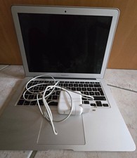MacBookAir 13, 256 GB Festplatte, silber, gebraucht, 2014, gelöschte Festplatte