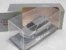 1:43 Minichamps Audi A4 Avant silber met. Nr. 2.00.000.01111.001