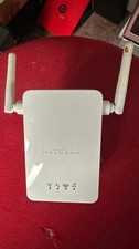 Netgear Universal WiFi Range Extender Modell WN3000RP weiß 3-poliger UK-Stil Stecker