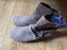 *Flip Flop Berlin Stiefelette Schuhe Wildleder Nude Neu Etikett Gr. 40 Plateau