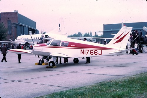 Piper cherokee n1766j - piper, bei