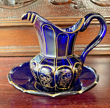 Milchkanne mit Unterteller