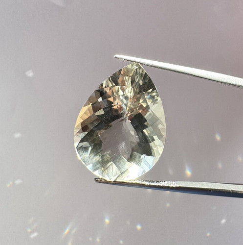 Zarter hellgrüner amethyst - zarter,