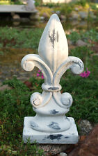 Gartendeko Lilie Weiß Zement Fleur de Lis Skulptur Figur Landhausstil 32cm
