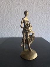 Moderne Skulptur Mutter mit