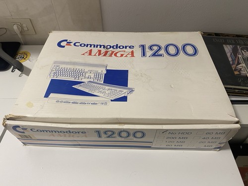 Amiga 1200 box styropor - box, +
