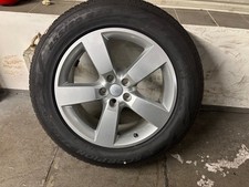 Komplettrad 255/60R20 für