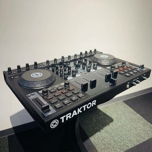 Native instruments traktor - instruments,