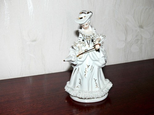 Detailgetreue frauenfigur mit - detailgetreue,