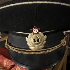 Russische Schirmmütze