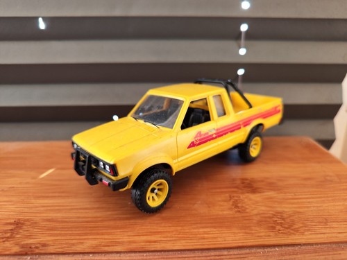 Revell datsun pick 4x4 - datsun,
