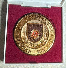 DDR alte Medaille im Leistungsvergleich der Zivilverteidigung in Berlin Treptow