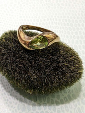 SCALA Luxus-Damenring aus 375 Gelbgold, Brilantschlif facettierter Peridot Tropf