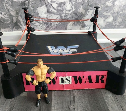 Wwf raw war - raw,