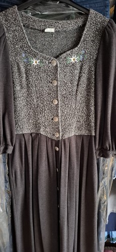 Schönes flanell winterkleid - schönes, flanell-winterkleid