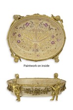 Eine mit Bronze verzierte