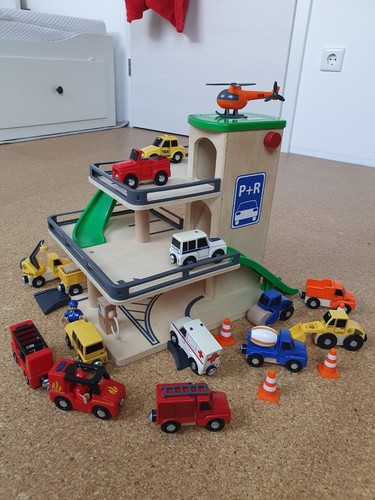 Playtive parkhaus mit autos - playtive,