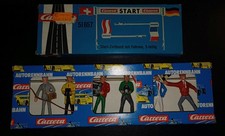 Unbespielt/neu - Carrera Uni - Figurensatz Start/Ziel + -Band/Fahnen 51651 51657