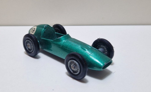 Matchbox aston martin - matchbox,