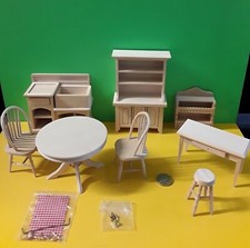 Puppenhaus 12. Maßstab 8