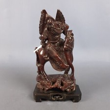 Skulptur aus holz intagliert - aus,