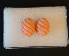 Paar natürliche Koralle