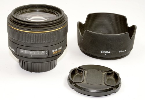 Sigma 30mm dc hsm for - d,