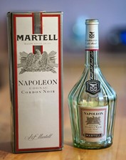 Leere Flasche von Martell Napoleon Cognac