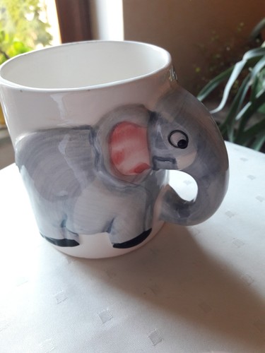 Handbemalte keramiktasse - handbemalte, 3-d-keramiktasse