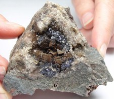 FLUORIT Violett in Quarz Druse