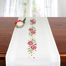 STICK-TISCHLÄUFER MIT GARN -