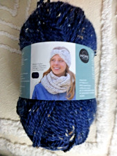 Wolle dicker Faden dunkelblau