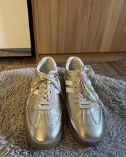 Goldene Sneaker Gr.39