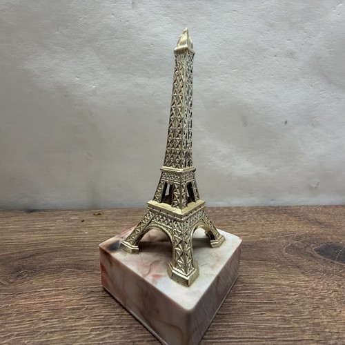 Kleiner eiffelturm metall auf - eiffelturm,