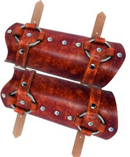 Ein Paar Leder Armschienen mit Ringen In Braun